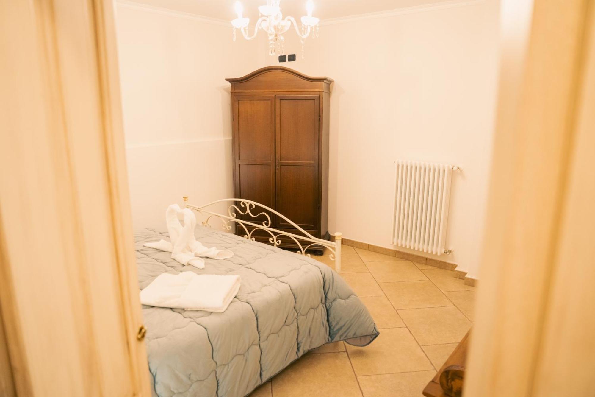 Conte Cavour - Casa Vacanze Laterza Esterno foto
